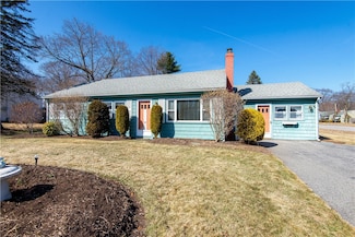 52 Northampton St, Warwick, RI 02888
