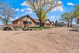 1194 39th Ln, Pueblo, CO 81006