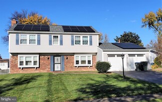 13116 Pebble Ln, Fairfax, VA 22033