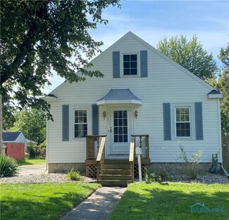 151 E Jones St, Fostoria, OH 44830