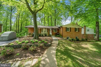 5104 Red Fox Dr, Annandale, VA 22003