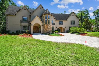 665 Lora Ln, Tarpon Springs, FL 34688