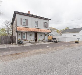 9 Capitol St, Johnston, RI 02919