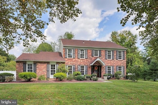 16 Hamilton Ct, Lawrence Township, NJ 08648