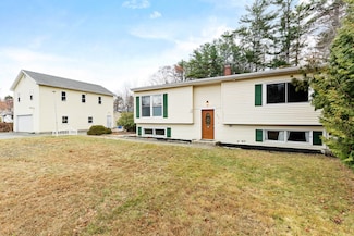 373 Pond Rd, Lewiston, ME 04240