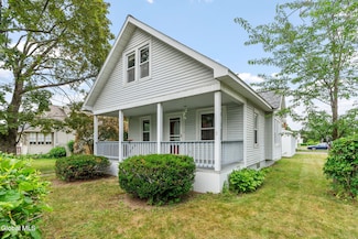 2703 Augustine Ave, Schenectady, NY 12306
