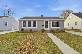1212 Amelia St, Royal Oak, MI 48073