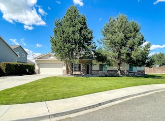 5404 Leilani Ct, West Richland, WA 99353