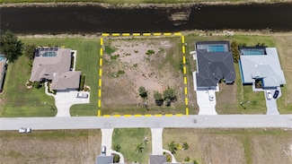 227 & 229 Tournament Rd, Rotonda West, FL 33947
