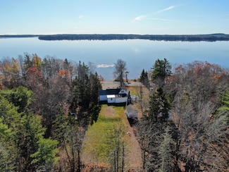 139 Lake Rd, Robbinston, ME 04671