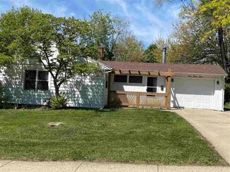 328 Skylark Dr, Rockford, IL 61107