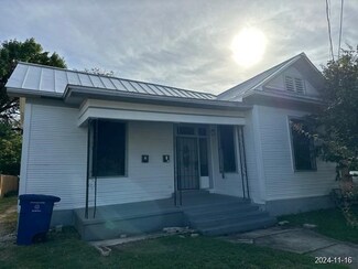 820 Burleson, San Antonio, TX 78202