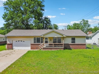 311 SE 12th St, Pryor, OK 74361
