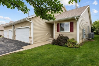 1458 Tower Ln NE Unit 12, Cedar Rapids, IA 52402
