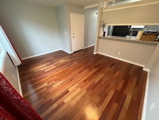 114 Neptune Ct Unit 8114H, Bronx, NY 10473