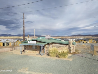 815 S Dunivin Ln, Dewey, AZ 86327