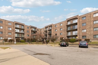 601 W Huntington Commons Rd Unit 106, Mount Prospect, IL 60056