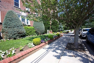 45 Grand Ave Unit B 7, Rockville Centre, NY 11570