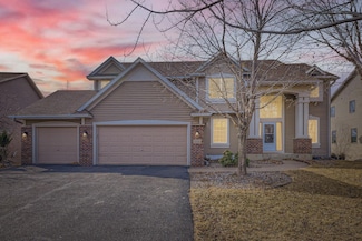 10538 Hawthorn Trail, Woodbury, MN 55129