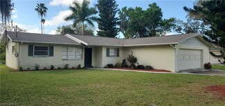14813 Oakwood Ct, Fort Myers, FL 33905