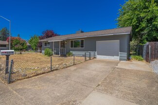 2270 Corona St, Redding, CA 96002