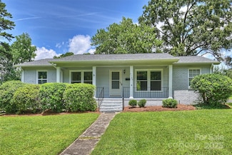 3729 Woodleaf Rd, Charlotte, NC 28205