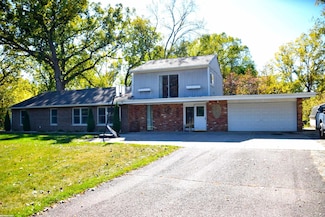 21272 Belleview St, Clinton Township, MI 48036