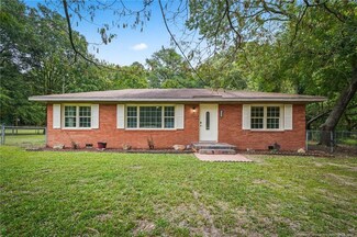 1217 Bostian Dr, Fayetteville, NC 28304
