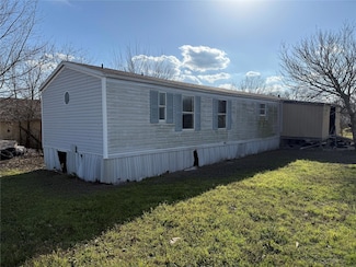 55 Live Oak Dr, Maxwell, TX 78656