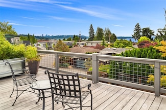 235 10th Ave W, Kirkland, WA 98033