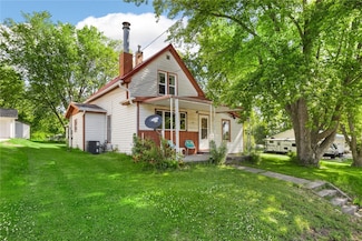 311 Saint Mary's St, Riverside, IA 52327