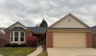 18834 Woods Dr W Unit 28, Clinton Township, MI 48036