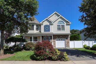 27 Dale Dr, Farmingdale, NY 11735