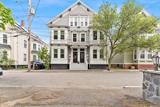4 Boardman St Unit 2, Salem, MA 01970