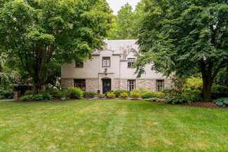 102 Ashbourne Rd, Columbus, OH 43209