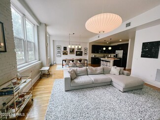 2525 College St Unit 2101, Jacksonville, FL 32204