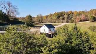 925 Hull Rd, Walnut Township, OH 45658