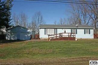 4876 W 2nd St, Freetown, IN 47235