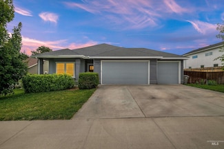 1567 NE Cinder Loop, Mountain Home, ID 83647