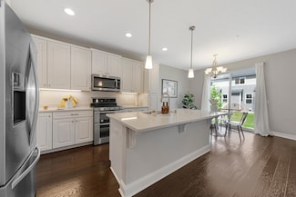 18145 Glassfern Ln, Lakeville, MN 55044