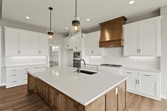 1701 SW Arbor Park Dr, Lee's Summit, MO 64082