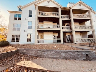 1445 Whispering Creek Dr Unit C, Ballwin, MO 63021