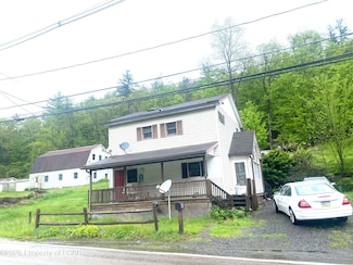 689 Main Rd, Hunlock Creek, PA 18621