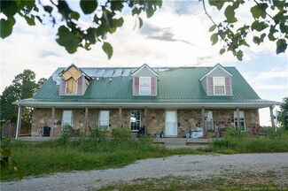 1410 S Brown Ln, Salem, IN 47167