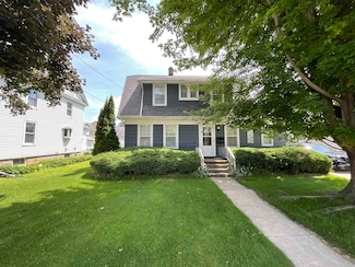 415 N University Ave, Beaver Dam, WI 53916
