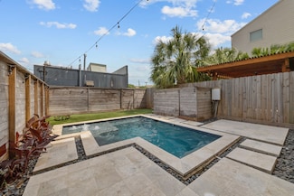 5212 Lillian St, Houston, TX 77007