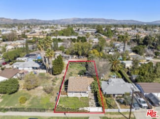 21125 Hart St, Canoga Park, CA 91303