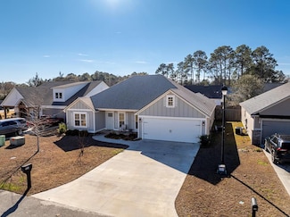 566 Osprey Cir, Tifton, GA 31794