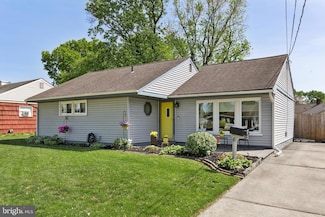 4 Rose Ave, Maple Shade, NJ 08052