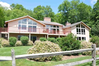 815 Sleighbell Ln, Dorset, VT 05251